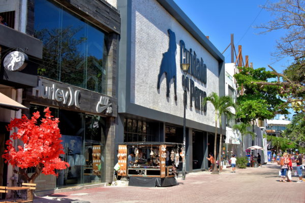 Fifth Avenue in Playa del Carmen, Mexico - Encircle Photos