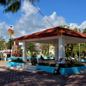 Relaxing Shaded Town Square in Puerto Morelos, Mexico - Encircle Photos