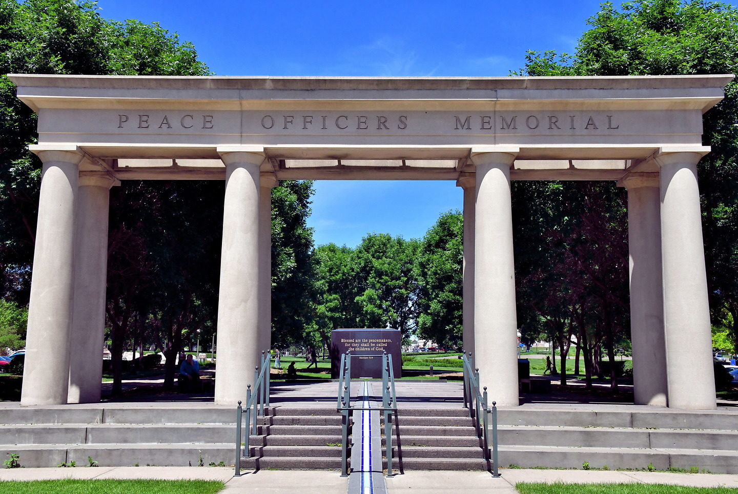 Peace Officers Memorial in Saint Paul, Minnesota - Encircle Photos