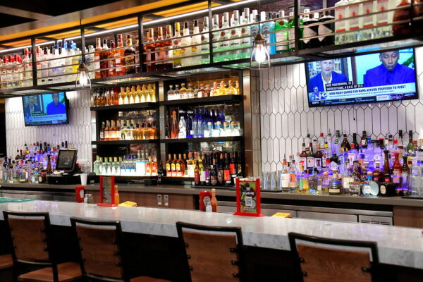 Chapter 29: MSP Airport Bar in Saint Paul, Minnesota - Encircle Photos