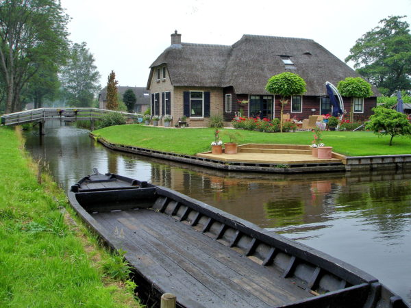 Things to Do in Giethoorn, Netherlands - Encircle Photos
