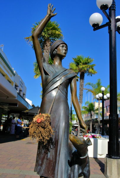A Wave of Time Statue in Napier, New Zealand - Encircle Photos