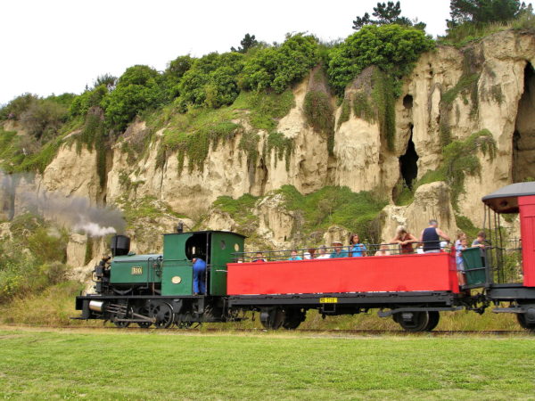 Vintage Sightseeing Train in Oamaru, New Zealand - Encircle Photos