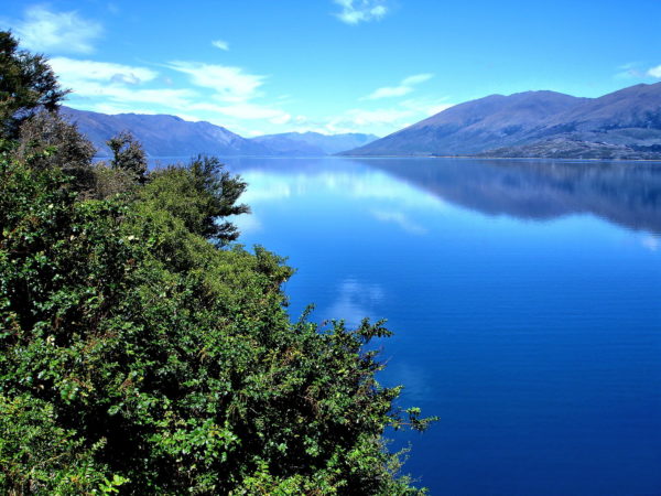 Lake Wanaka at The Neck near Wanaka, New Zealand - Encircle Photos
