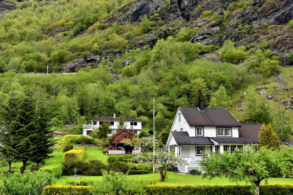 Color of Houses in Flåm, Norway - Encircle Photos