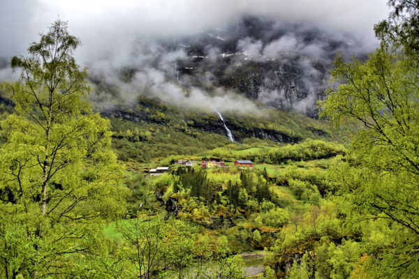 Description of Flåmsbana near Flåm, Norway - Encircle Photos