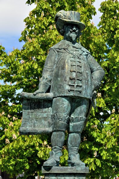 Christian IV Bronze Statue in Kristiansand, Norway - Encircle Photos