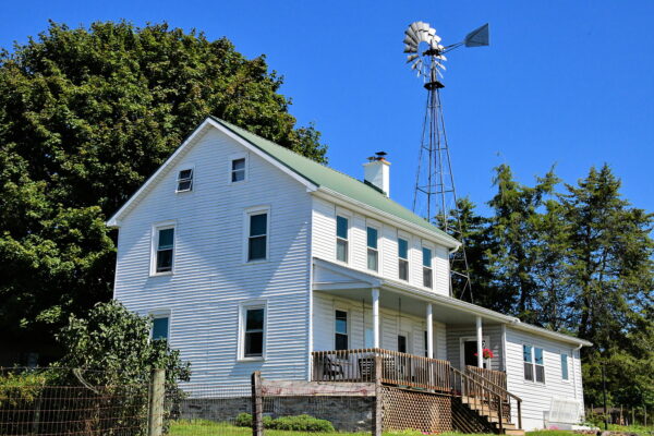 Chapter 25: Amish Farmhouse in Lancaster, Pennsylvania - Encircle Photos