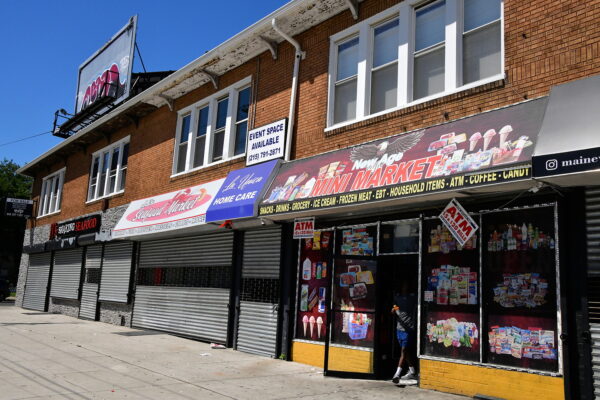 Chapter 14: Mini Market in Philadelphia, Pennsylvania - Encircle Photos