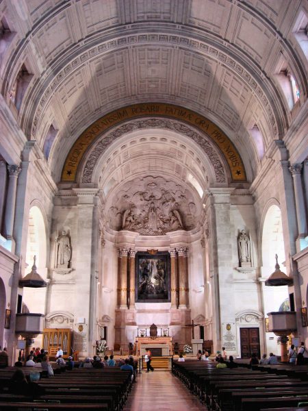 Basilica of Nossa Senhora de Rosário Altar in Fátima, Portugal - Encircle Photos