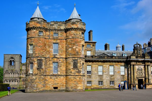 Holyrood Palace in Edinburgh, Scotland - Encircle Photos