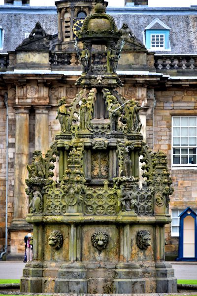 Courtyard Fountain at Holyrood Palace in Edinburgh, Scotland - Encircle Photos