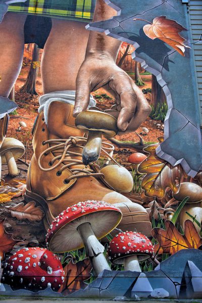Fellow Glasgow Residents Hiker Mural in Glasgow, Scotland - Encircle Photos
