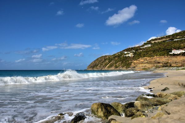 Waves Splashing along Little Bay near Phillipsburg, Sint Maarten - Encircle Photos