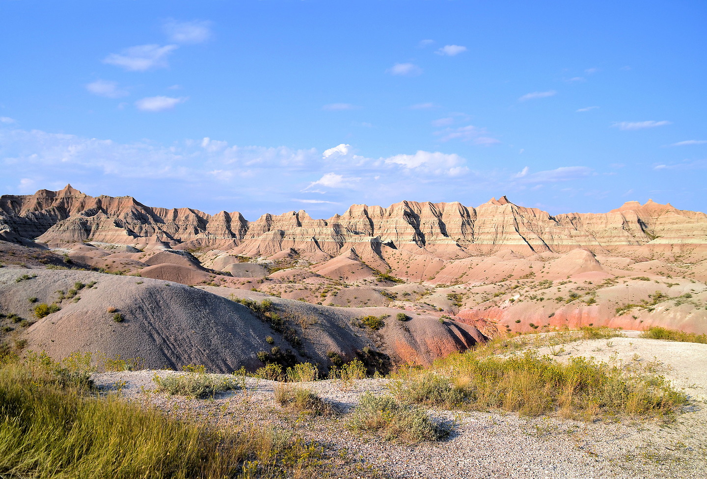 The Wall of Badlands, South Dakota Encircle Photos