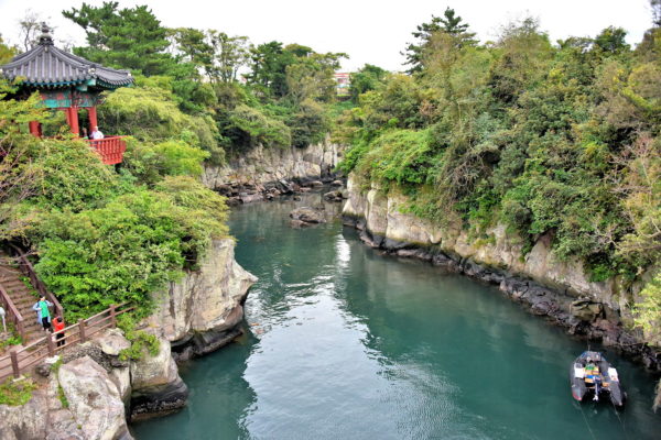 Yongyeon Pond in Jeju City, South Korea - Encircle Photos