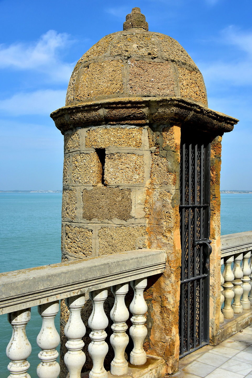 Fortification History of Cádiz, Spain - Encircle Photos