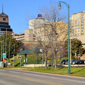 Riverside Drive in Memphis, Tennessee - Encircle Photos