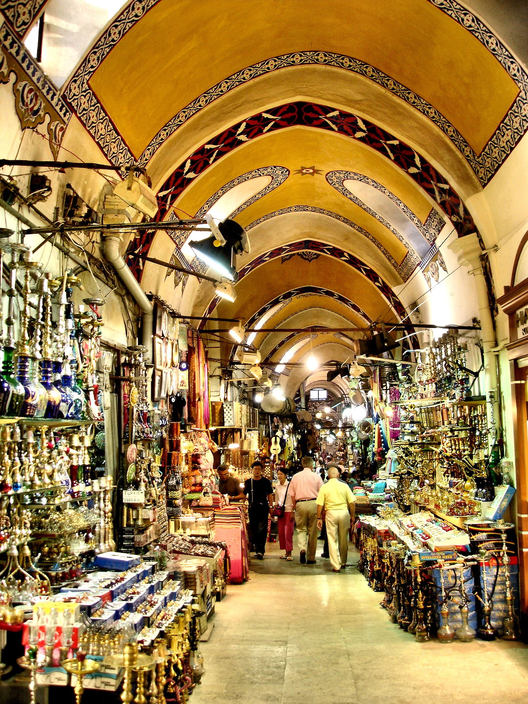 Kapaliçarşi Grand Bazaar Hallway and Shops in Istanbul, Turkey